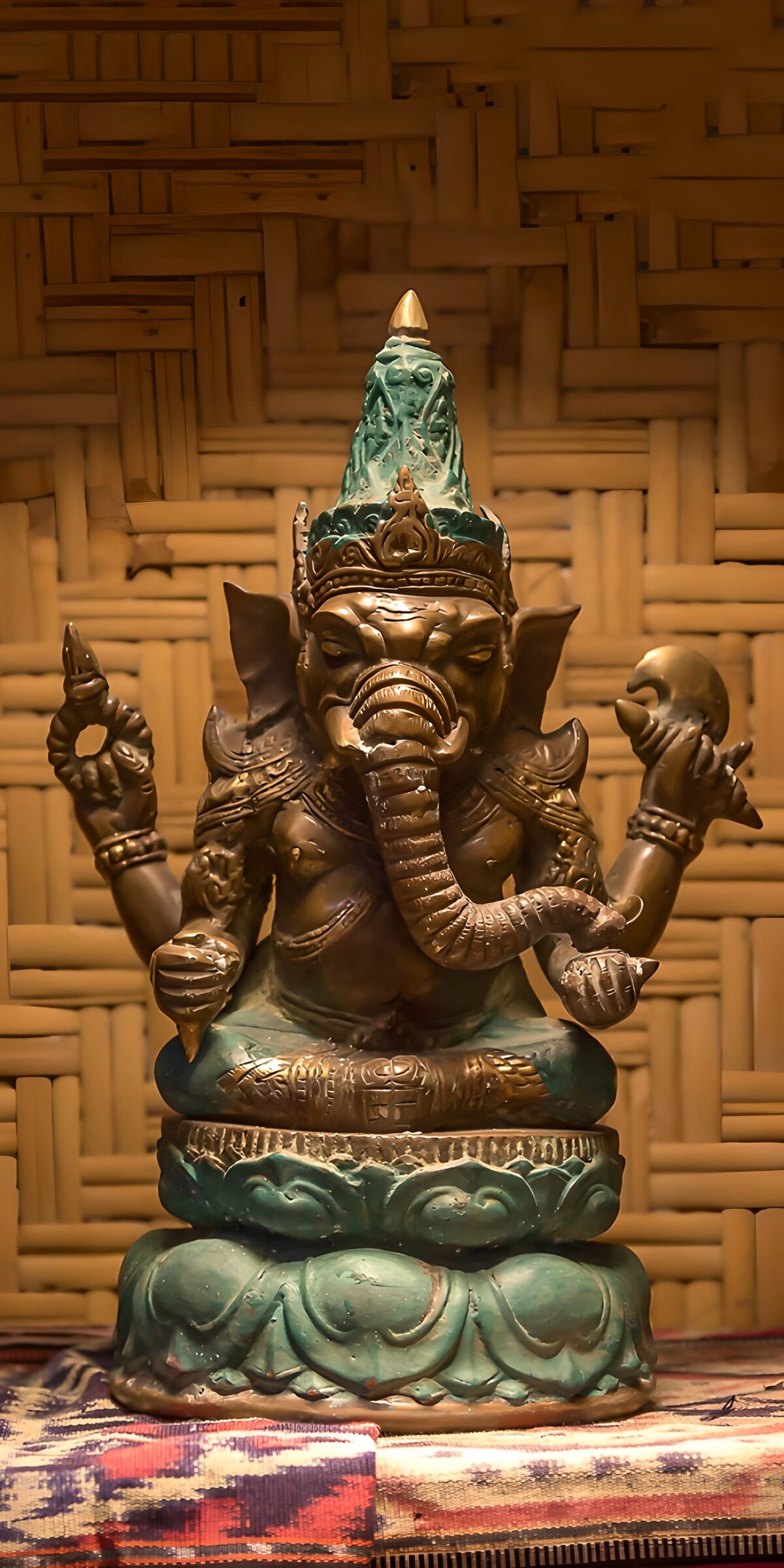 OCUK44428: Elegant Ganesha Statue