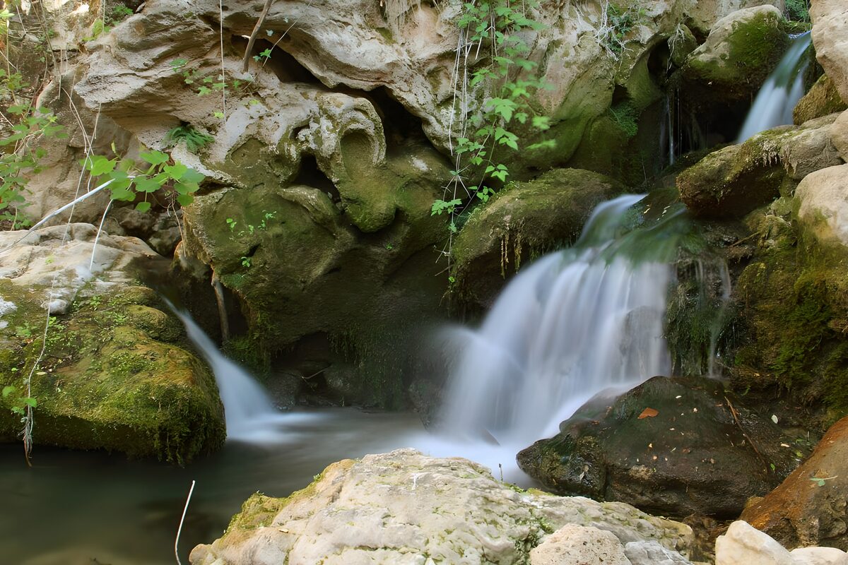 OCUK39460: Tranquil Waterfall in Nature