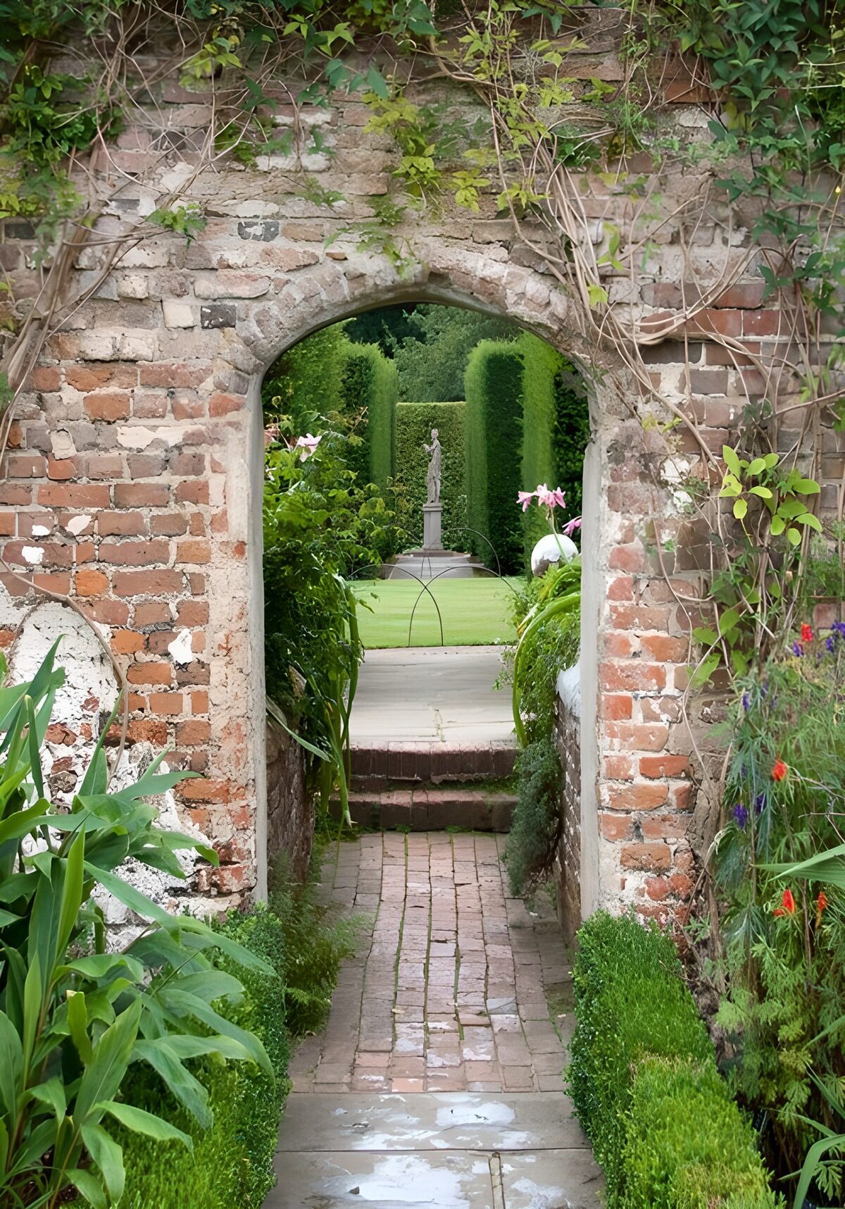 OCUK60552: Tranquil Garden Gateway