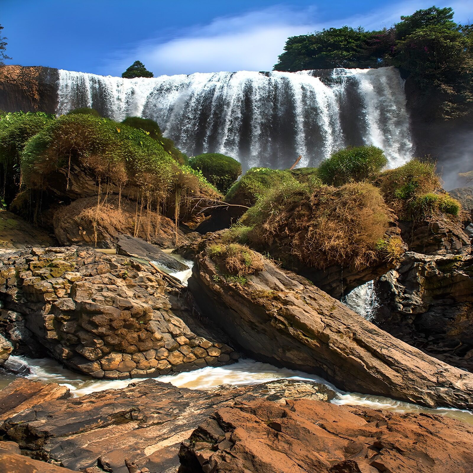 OCUK93258: Majestic Waterfall Oasis