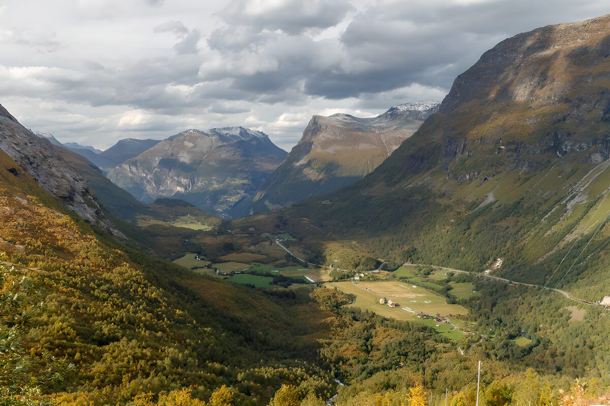 OCUK58478: Majestic Norwegian Valley