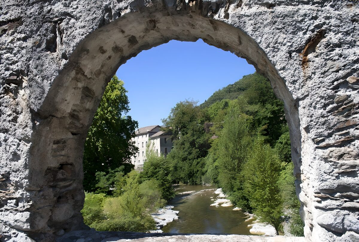 OCUK90357: Scenic View Through an Archway