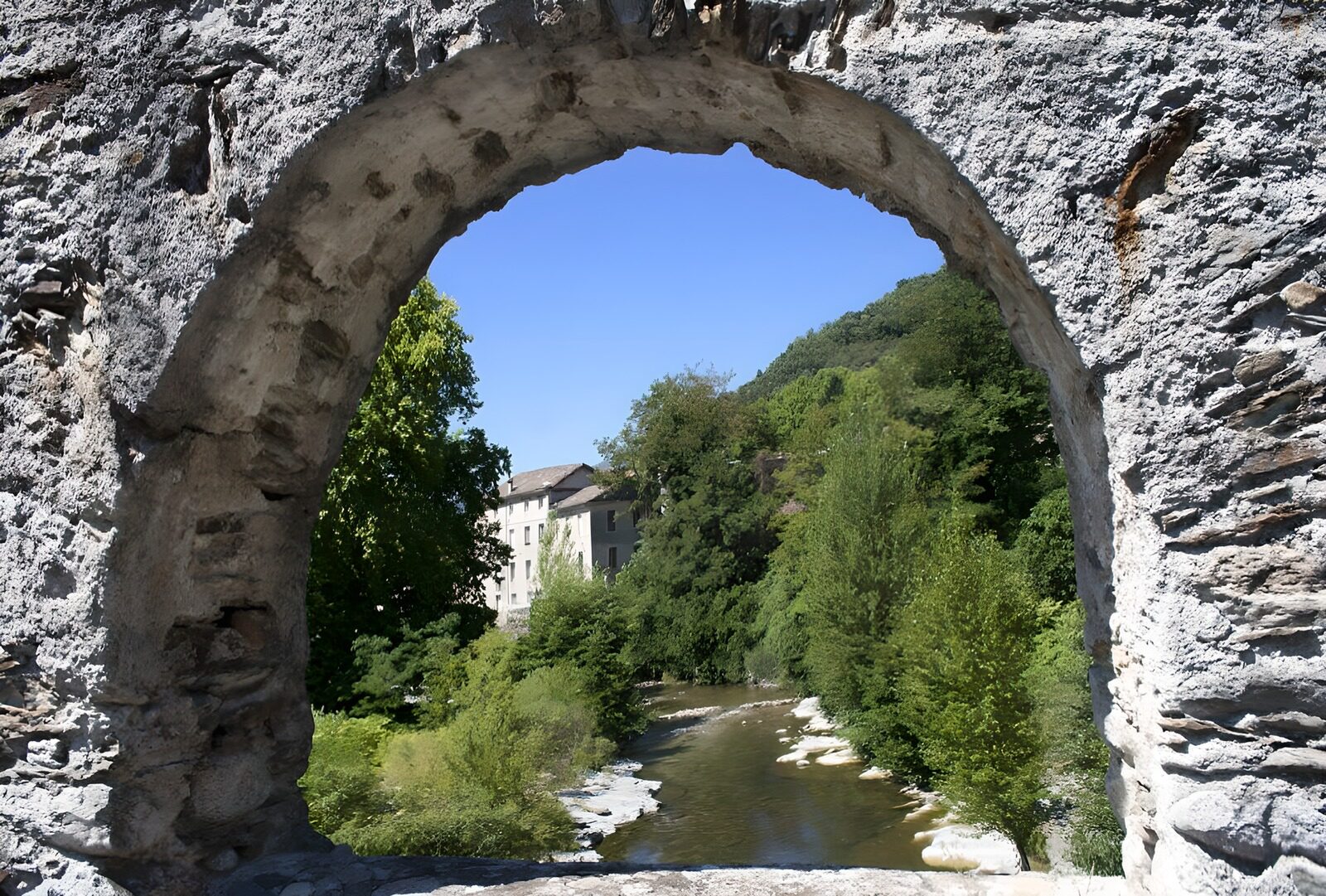 OCUK90357: Scenic View Through an Archway