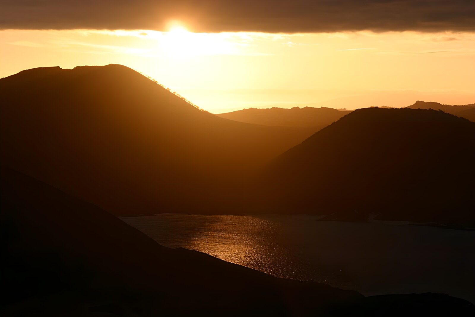 OCUK45719: Golden Horizon at Dusk