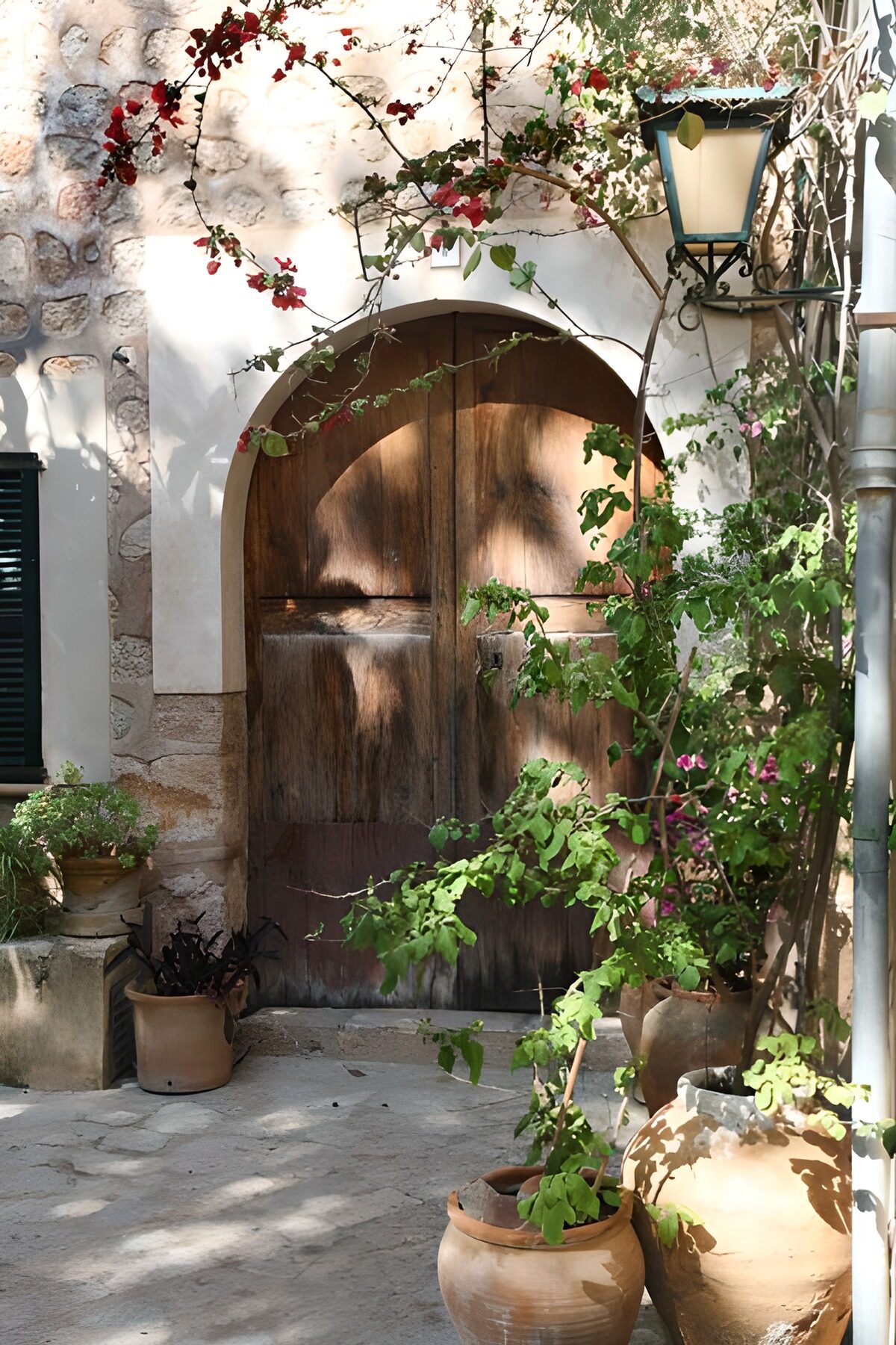 OCUK19165: Large door with lantern and pots 2