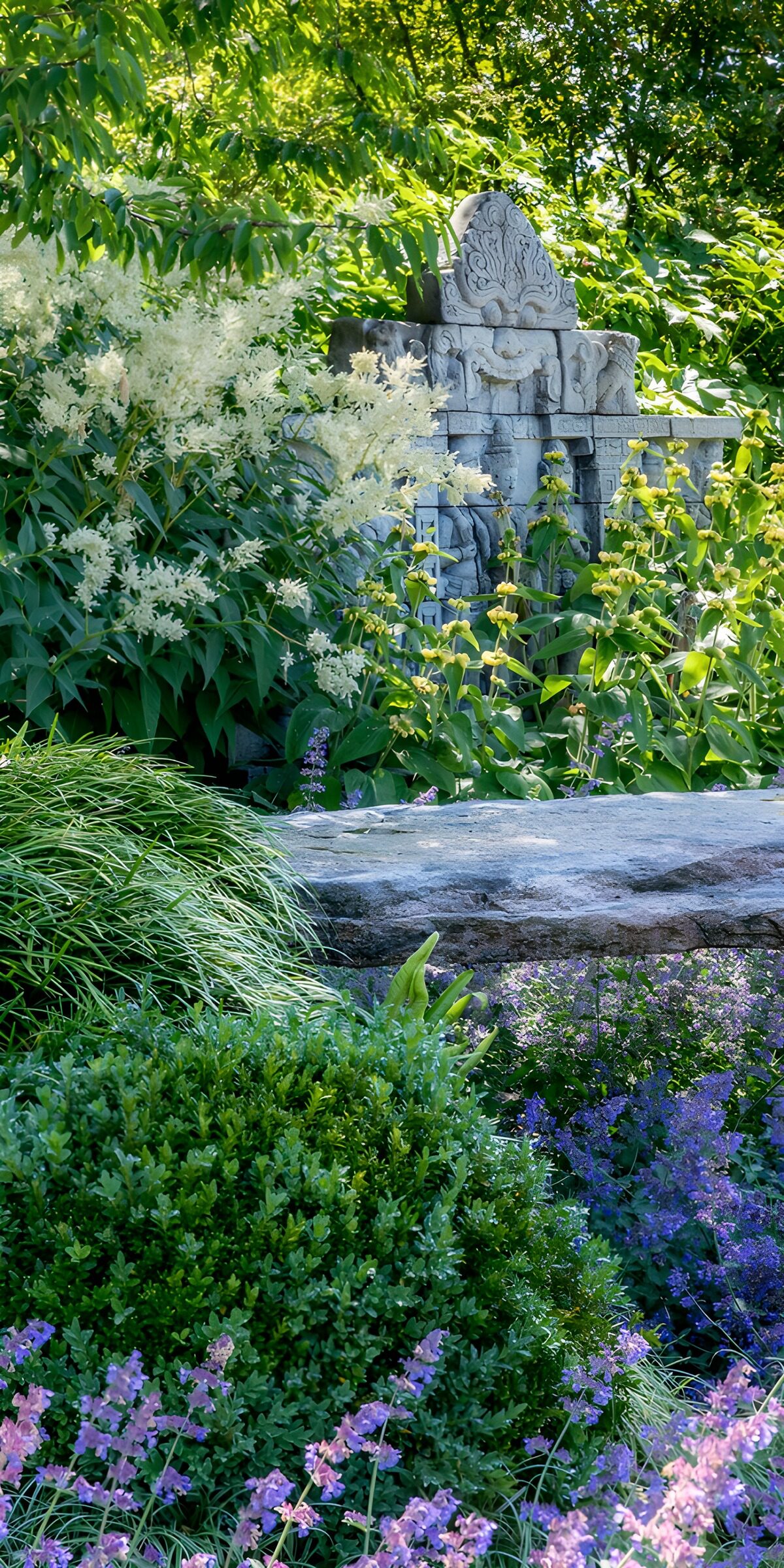 OCUK25977: Serene Garden with Stone Sculpture