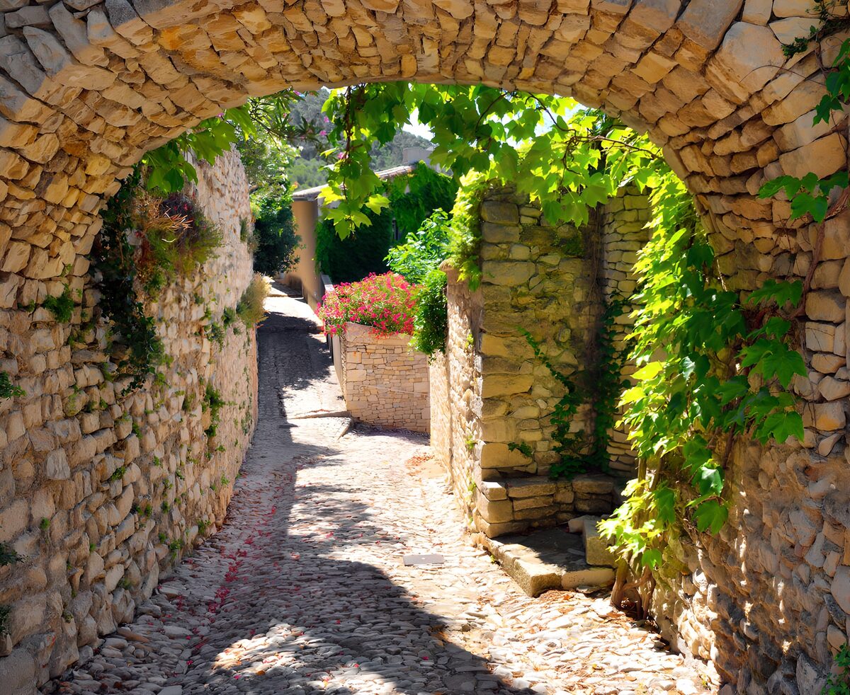 OCUK12332: Charming Stone Archway Pathway