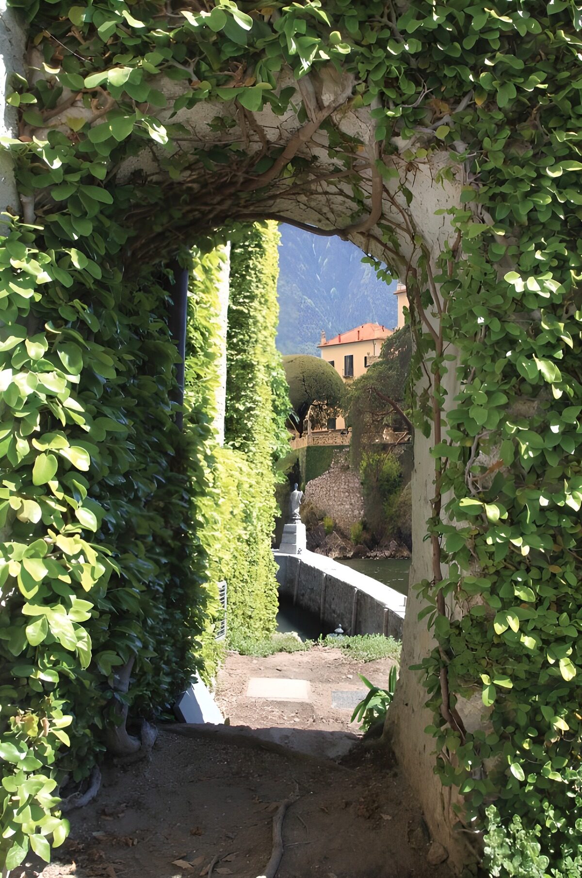 OCUK61482: Verdant Archway to Tranquil Waters