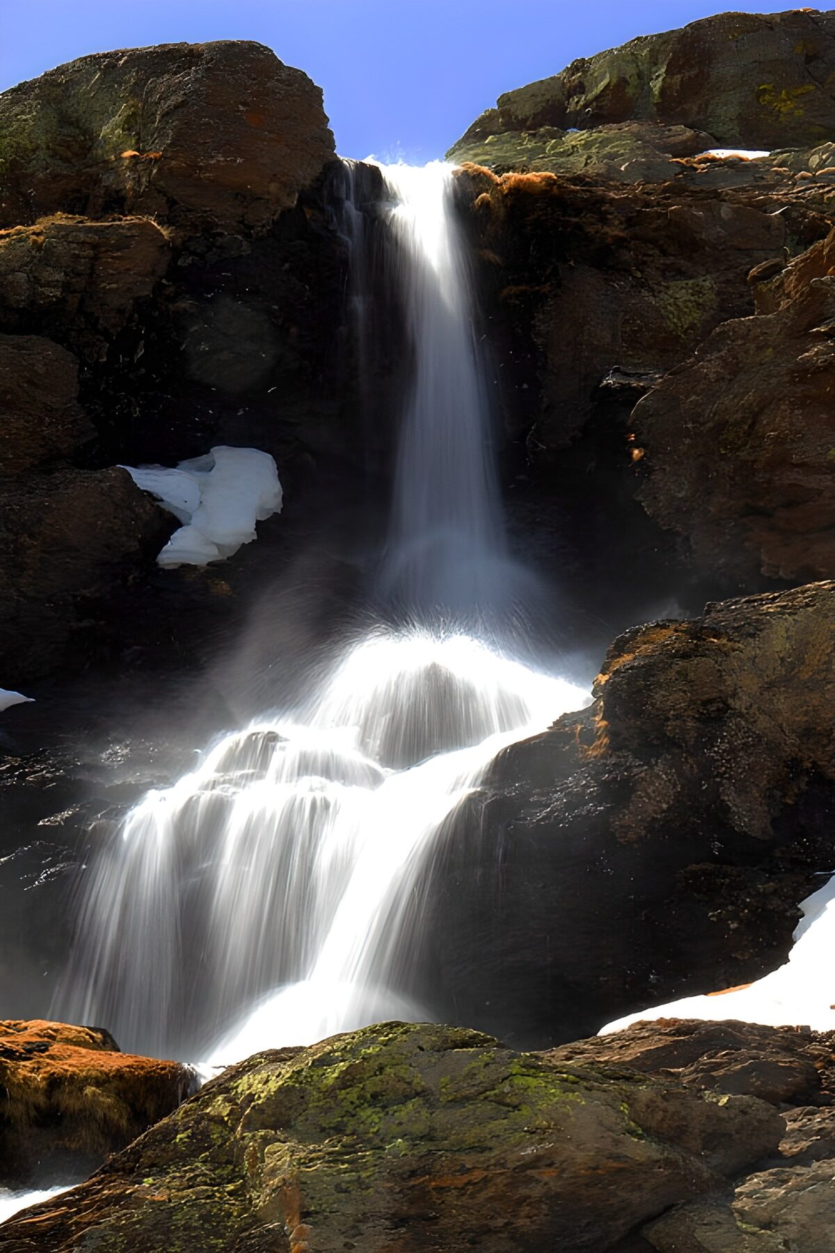 OCUK48419: Majestic Mountain Waterfall Scene