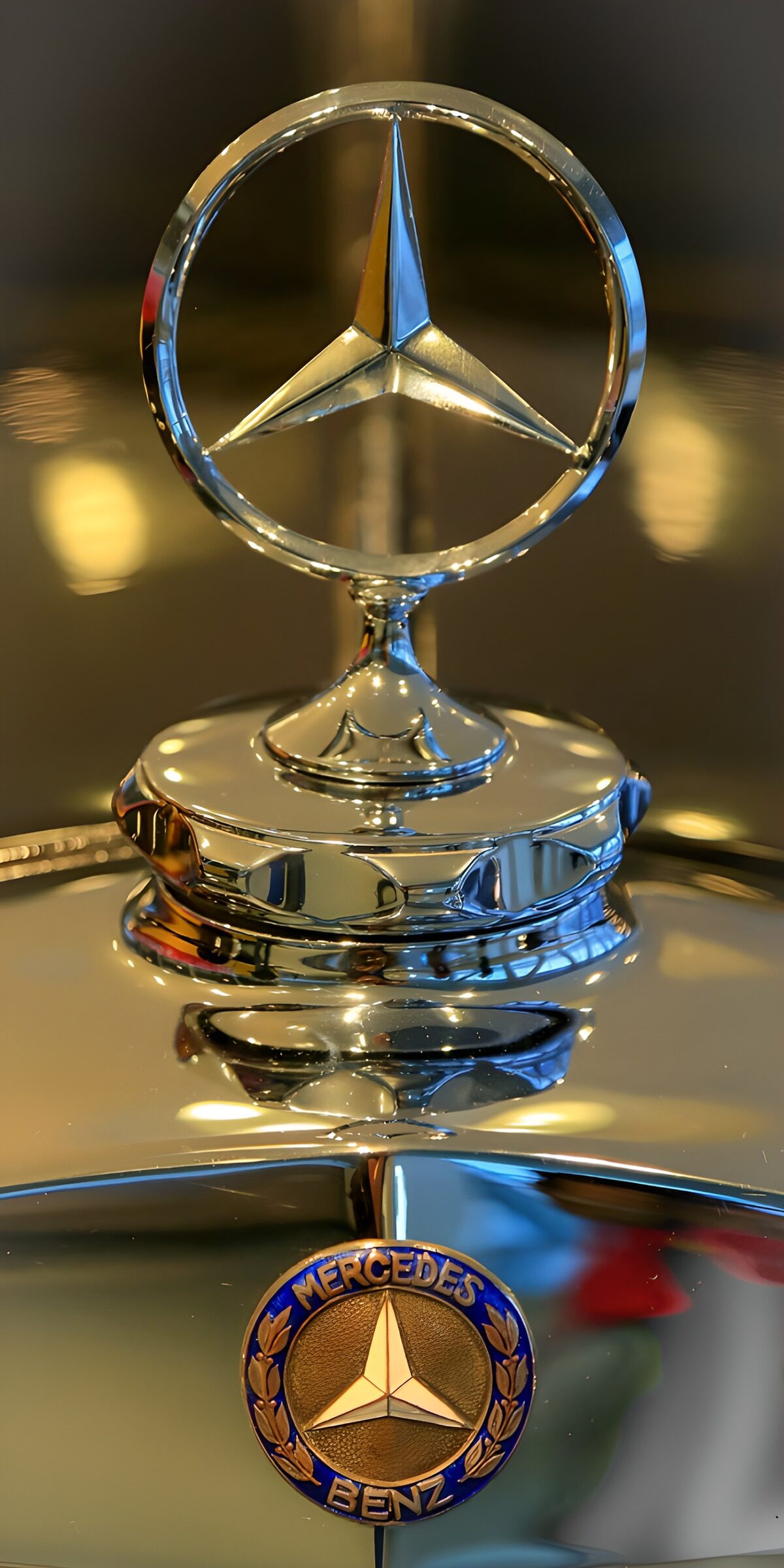 OCUK50295: Elegant Mercedes-Benz Emblem Display