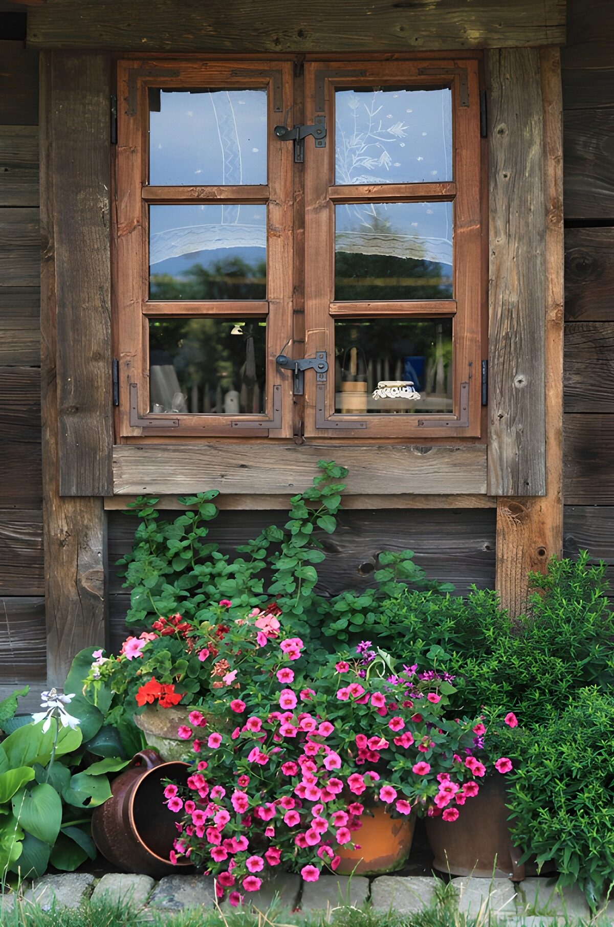 OCUK26894: Charming Cottage Window with Blossoms