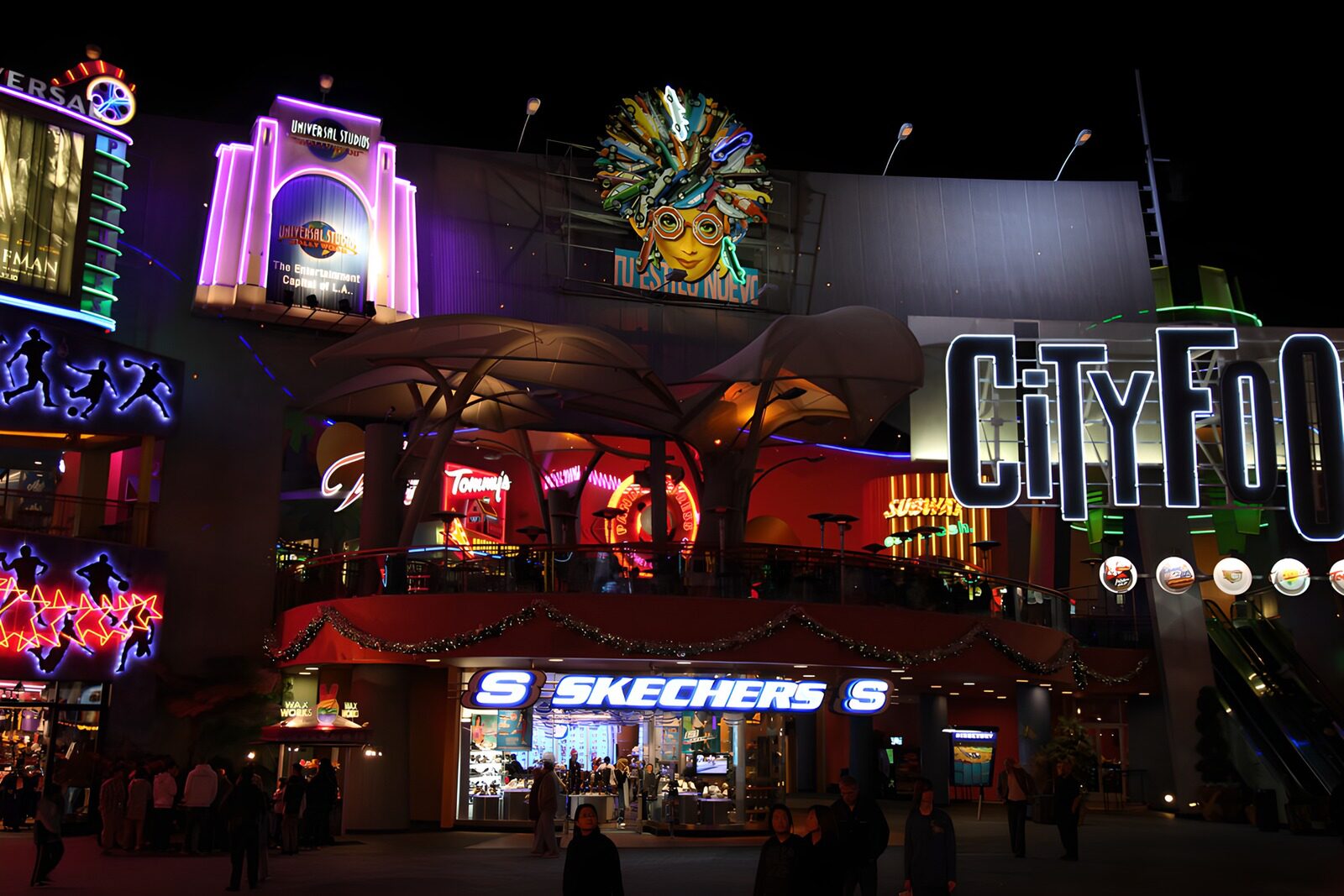 OCUK65332: Vibrant Nightlife at CityWalk
