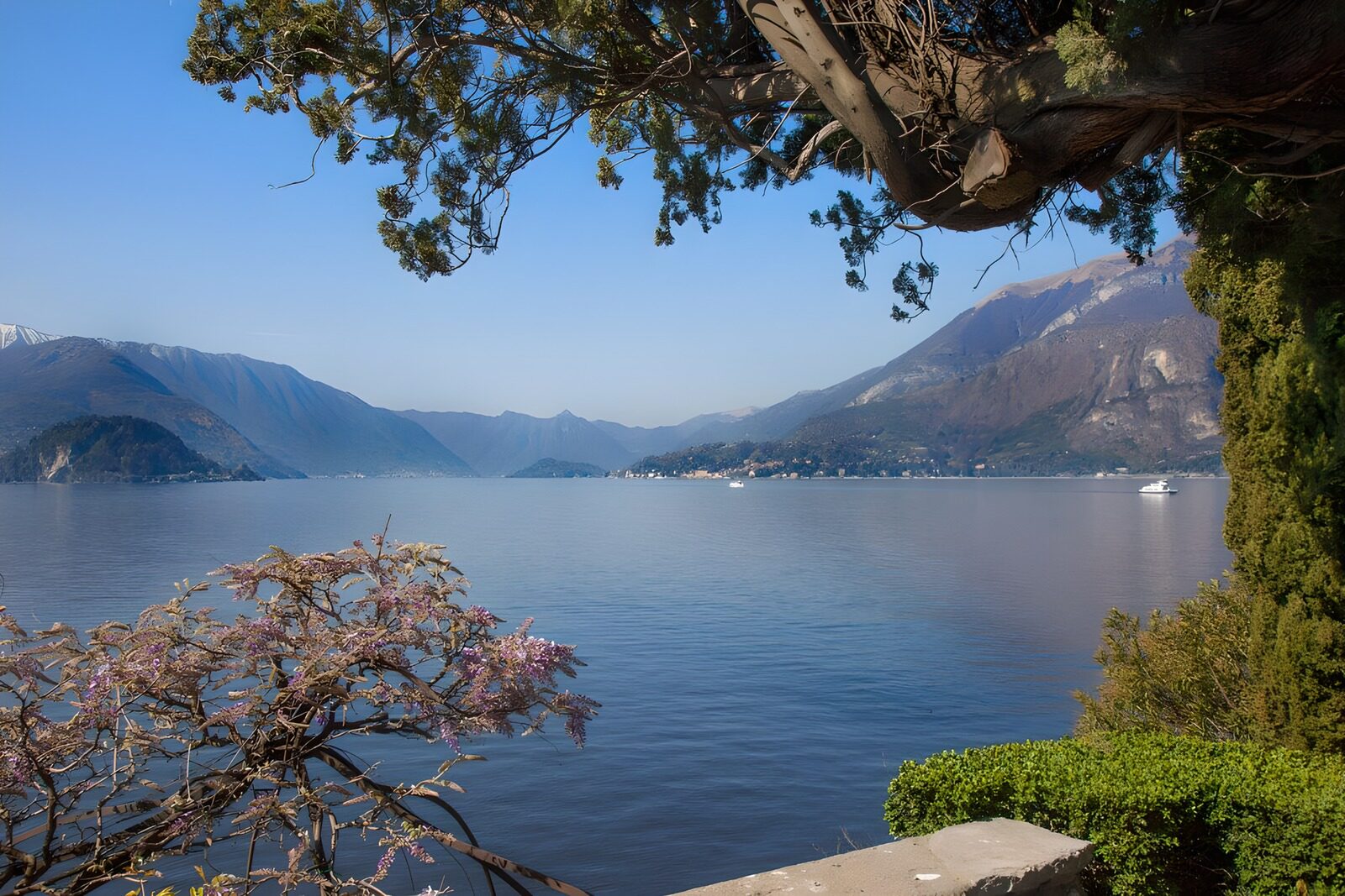 OCUK47994: Serene Lake View with Mountains