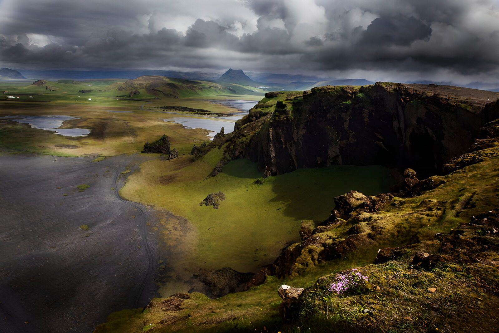OCUK78635: Majestic Icelandic Landscape
