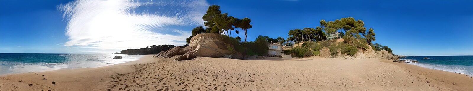 OCUK29896: Serene Beachside Escape