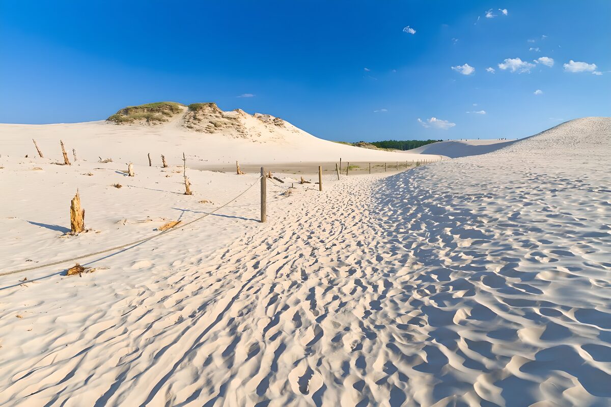 OCUK74896: Pathway in the beach between the dunes