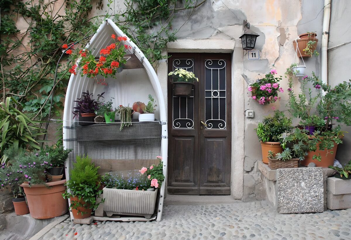 OCUK18672: Charming Floral Entrance with Boat Planter