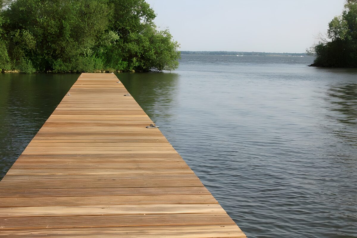 OCUK90175: View with jetty