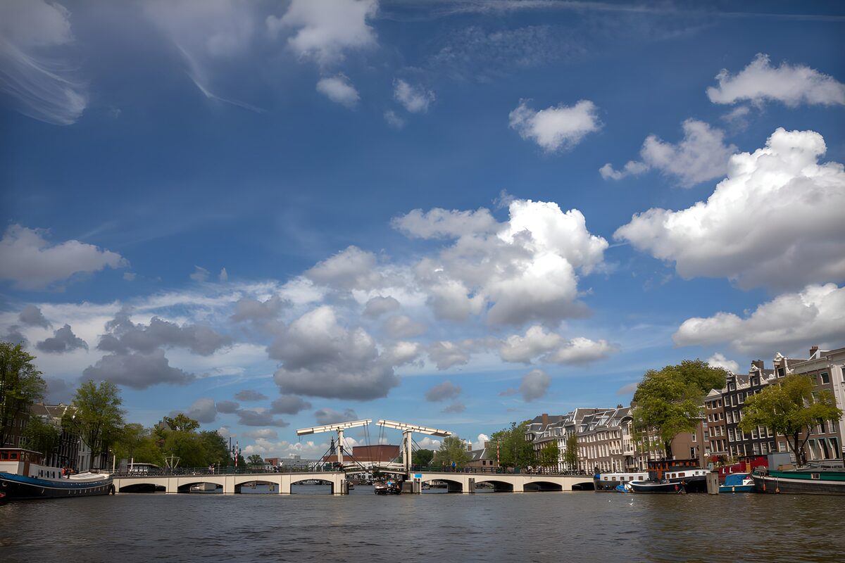 OCUK94698: Scenic Amsterdam Canal View
