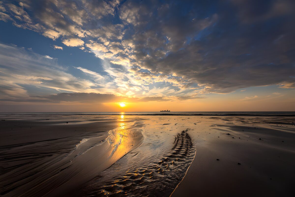 OCUK73173: Sunset Beach Reflections