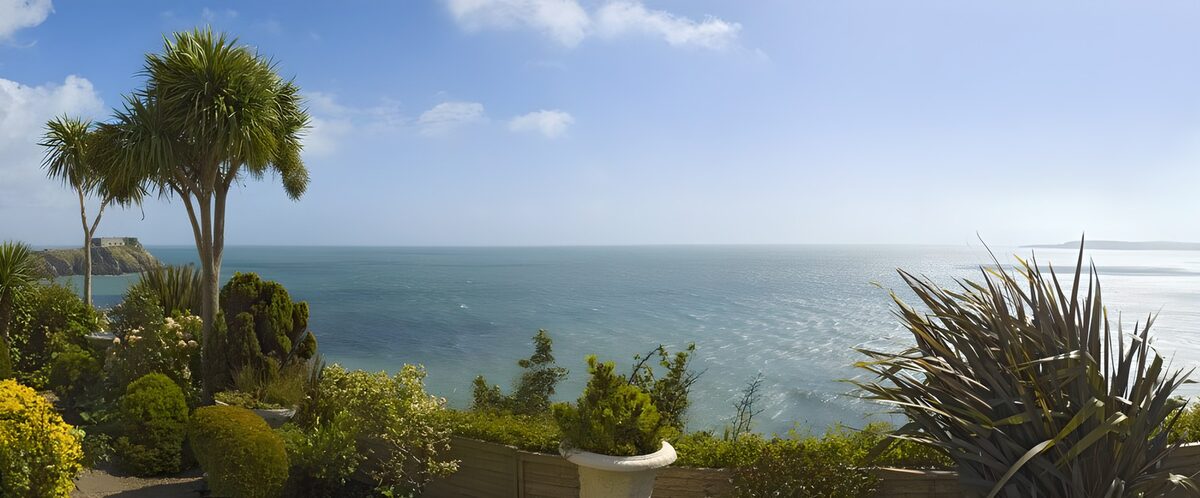 OCUK13225: Beautiful garden looking out over the Mediterranean
