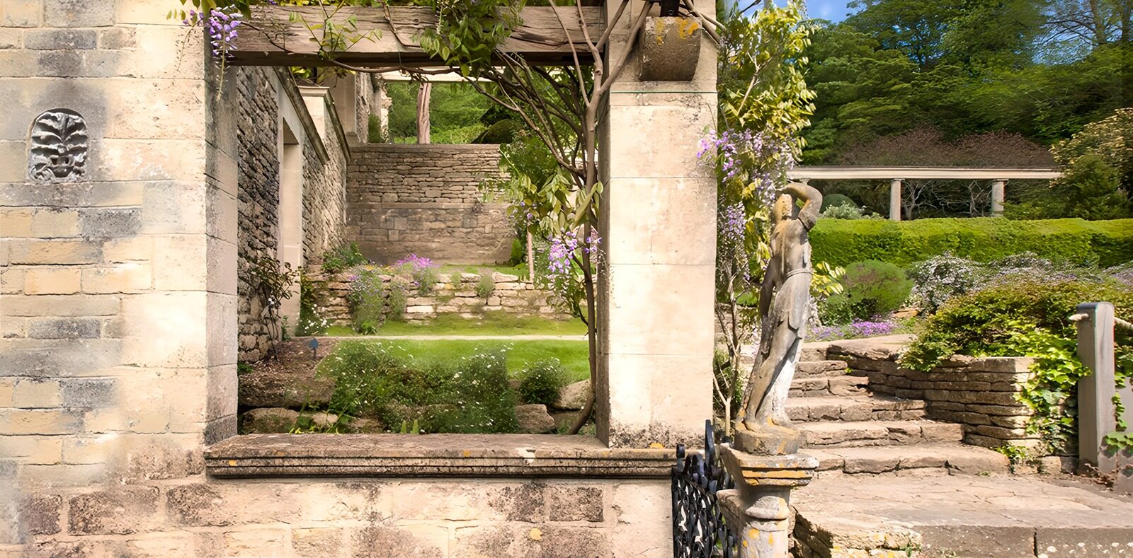 OCUK24615: Serene Garden View Through Archway