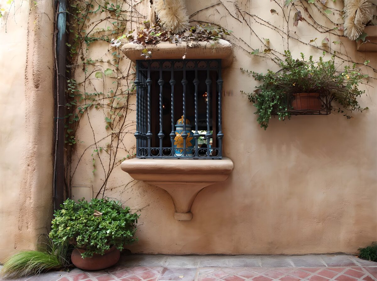 OCUK32731: Wall with pictoresque window, hanging plant  version 3