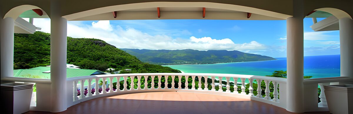 OCUK16689: Breathtaking Coastal View from a Veranda