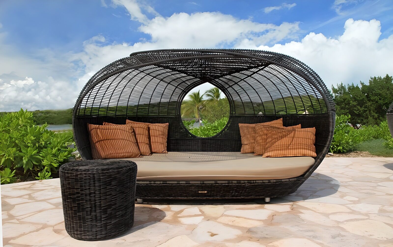 OCUK39853: Cane Lounger with large porch with view on palm trees