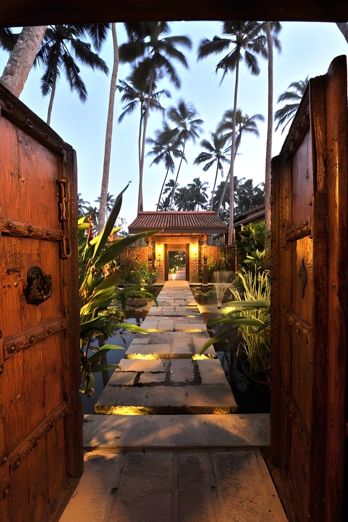 OCUK91179: Serene Pathway to Tropical Sanctuary