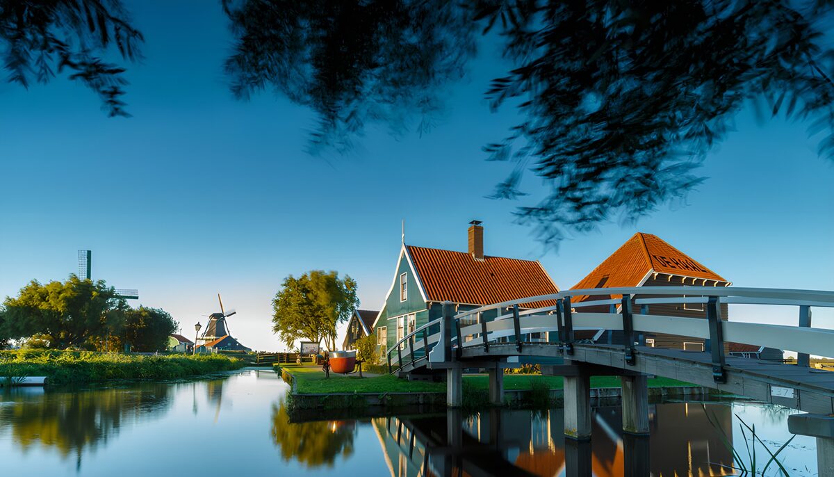 OCUK29137: Tranquil Dutch Countryside Scene