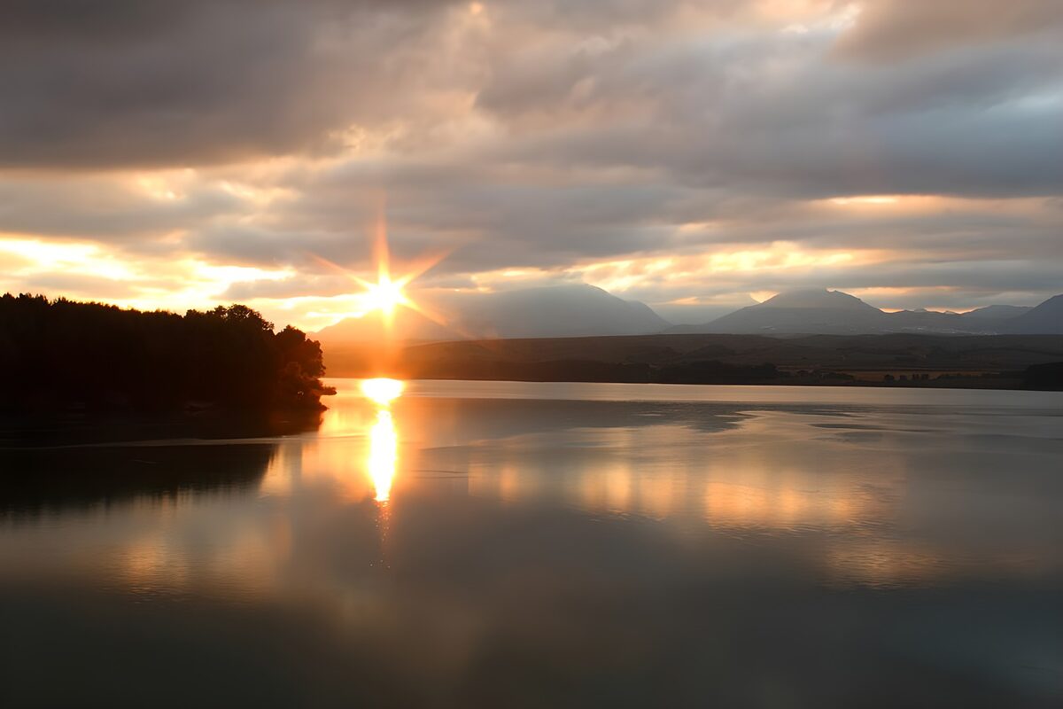 Serene Sunset Over Tranquil Waters