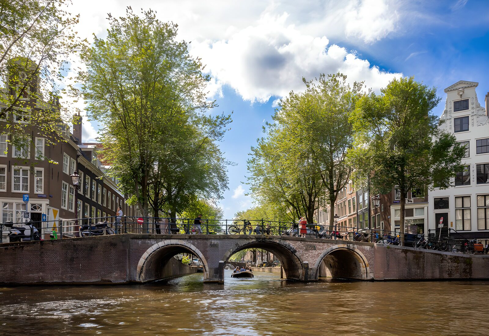 OCUK39384: Scenic Amsterdam Canal Bridge