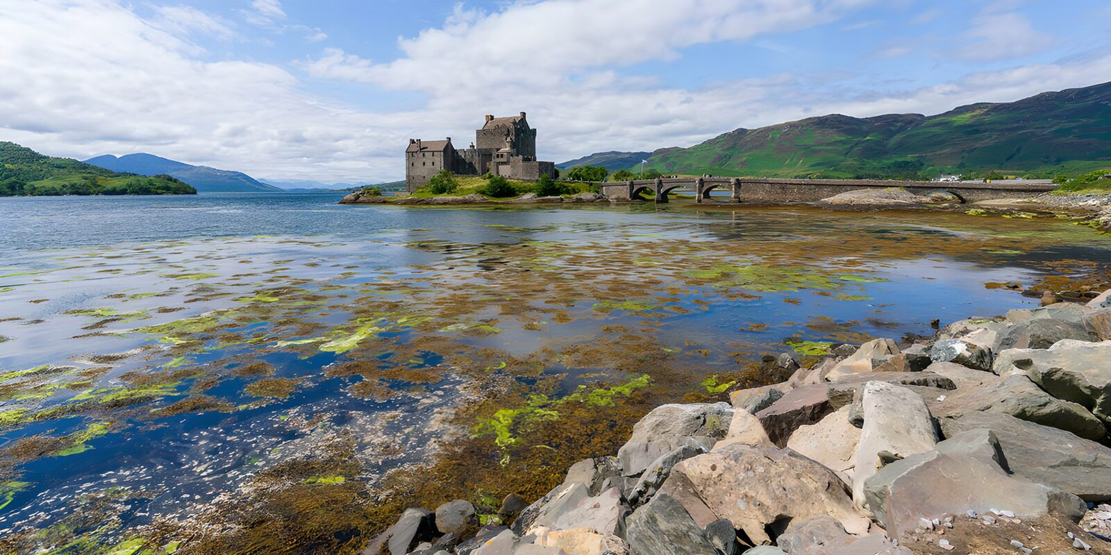 OCUK99734: Enchanting Castle by the Serene Loch