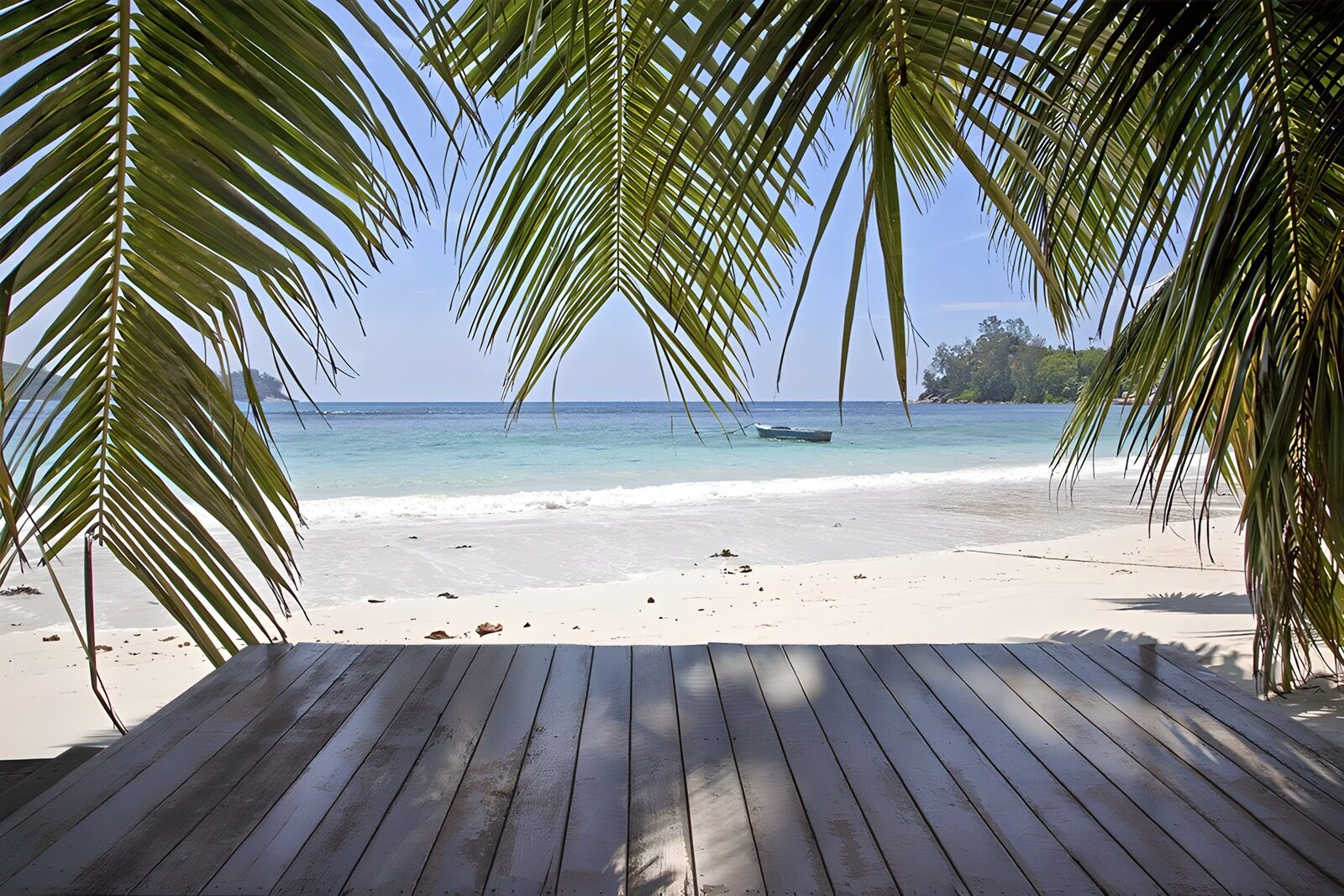 OCUK45428: Serene Beach Escape