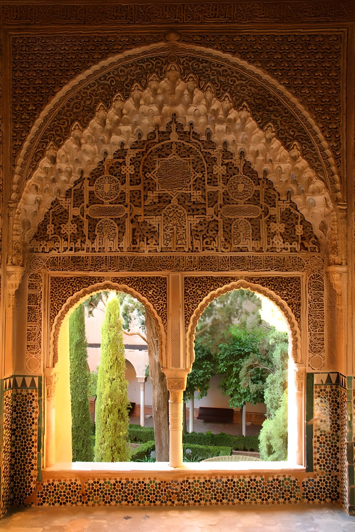 OCUK46882: Intricate Arches of Alhambra Palace