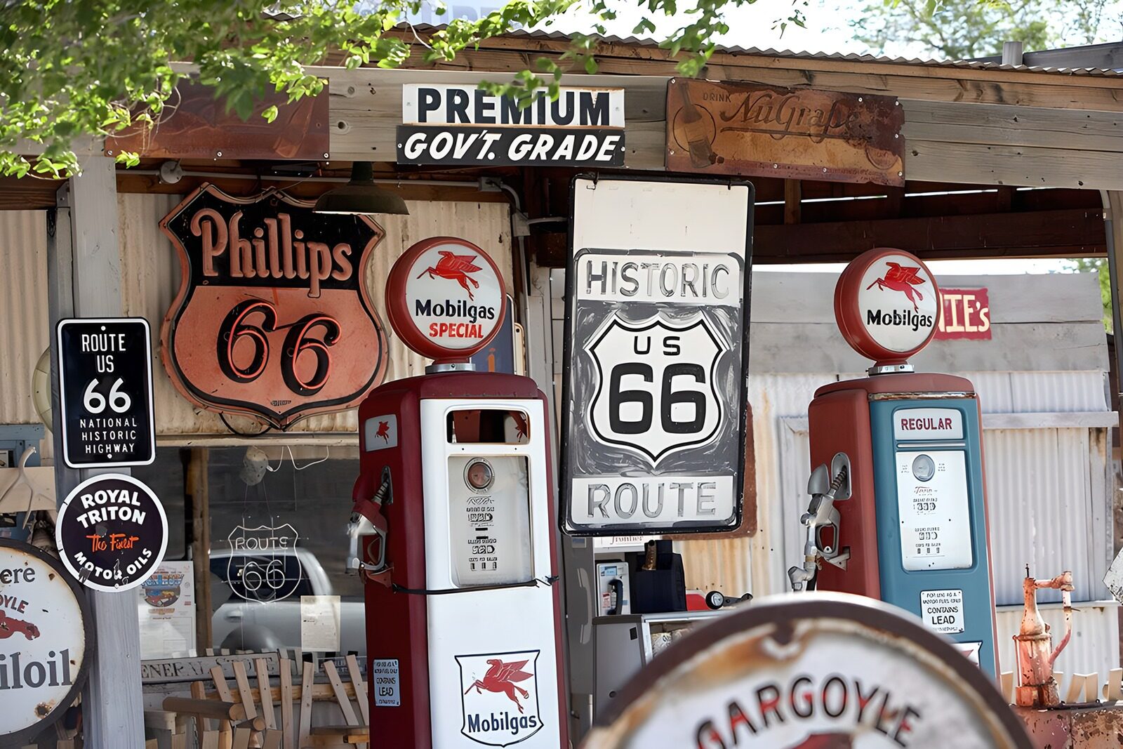 OCUK96805: Retro Gas Station on Historic Route 66