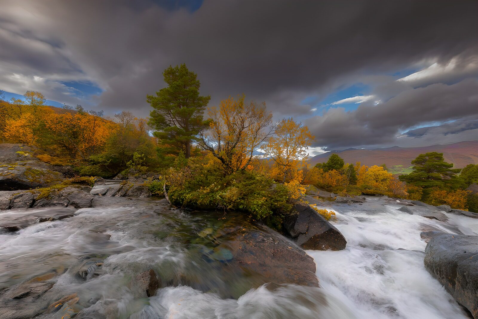 OCUK33261: Autumn Cascade in the Mountains