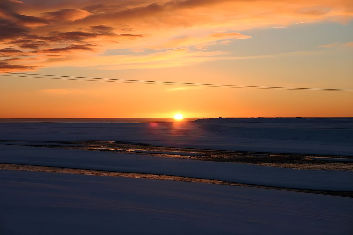 OCUK41689: Frozen Glow of Dawn