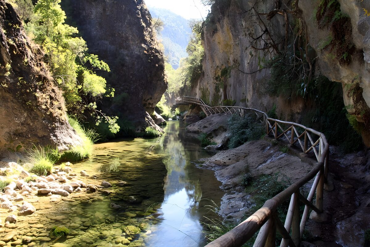 OCUK36024: Tranquil River Canyon Walk