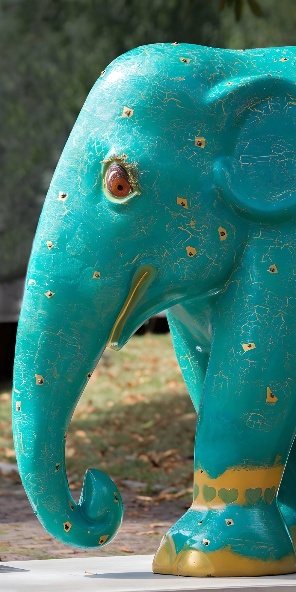 OCUK95134: Colorful Artistic Elephant Sculpture