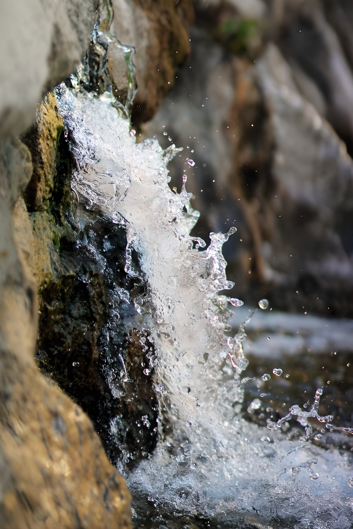 OCUK75578: Sparkling Waterfall Splendor