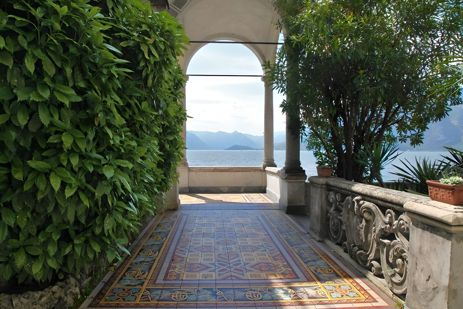 OCUK58597: Serene Lakeside Archway