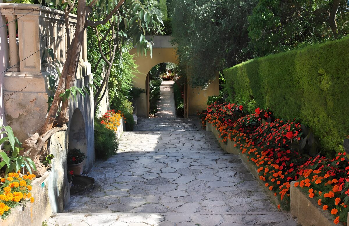 OCUK17635: Serene Garden Pathway