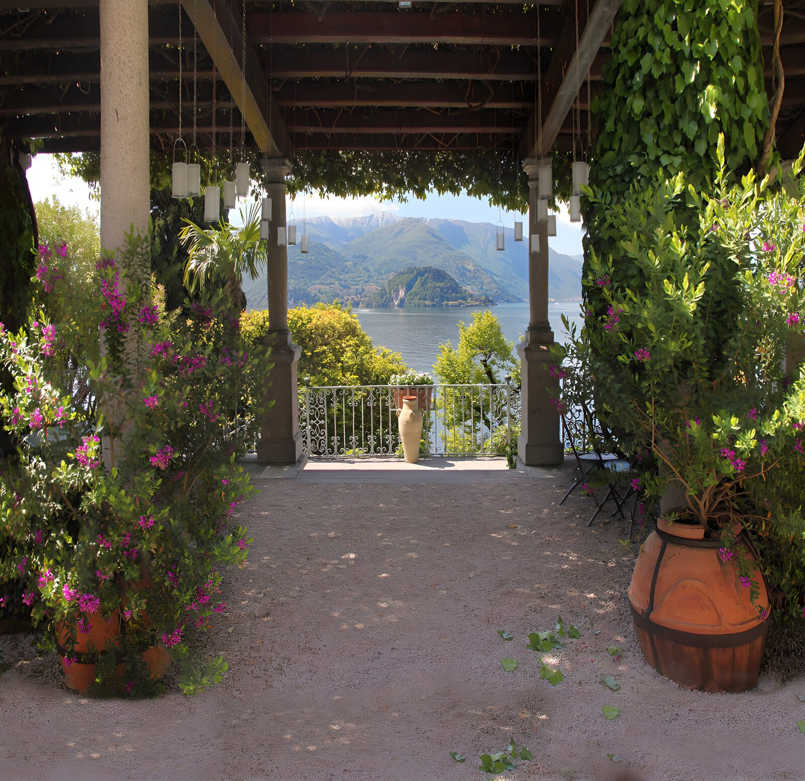 OCUK91914: Serene Lakeside Retreat