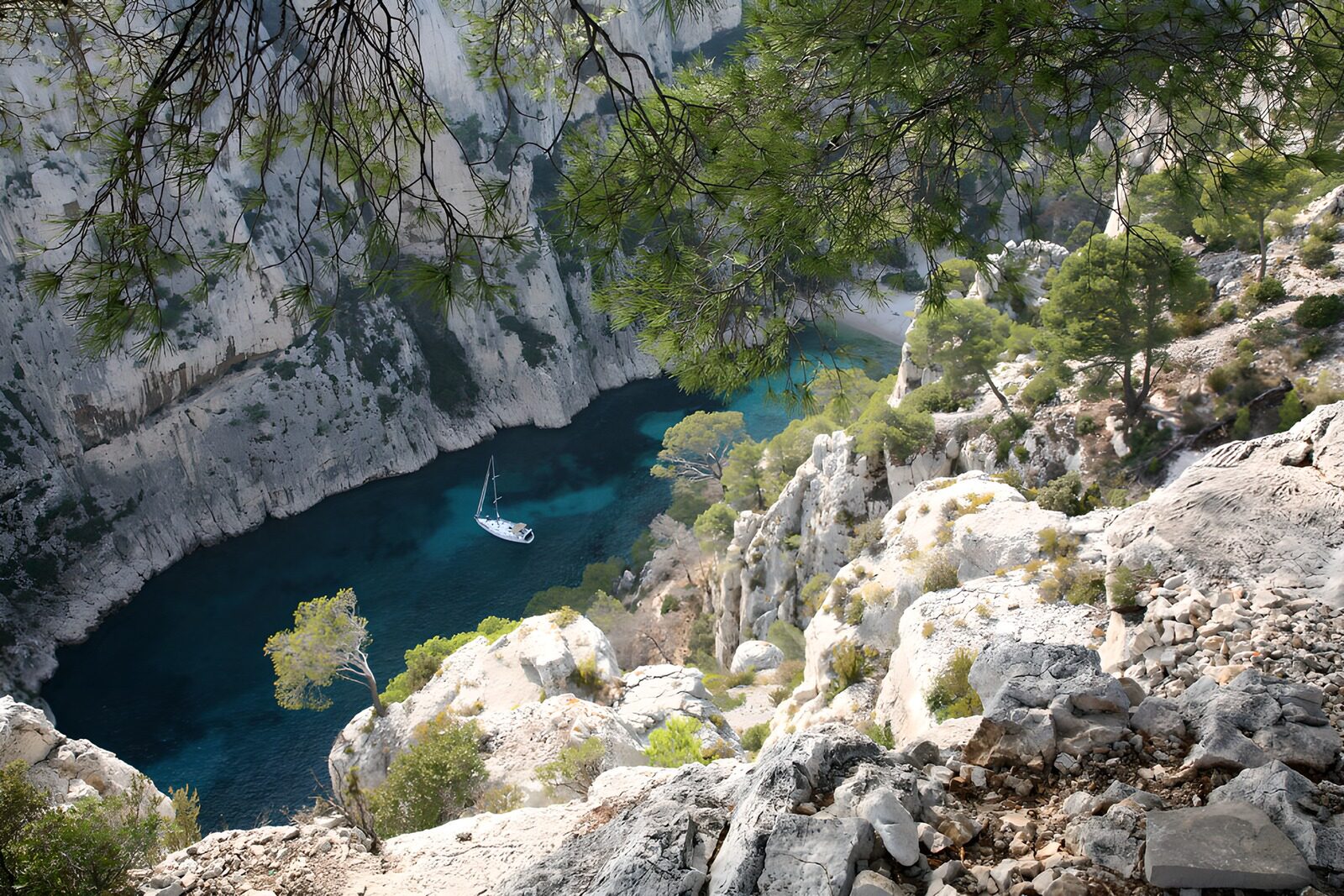 OCUK37860: Serene Cove with Sailboat