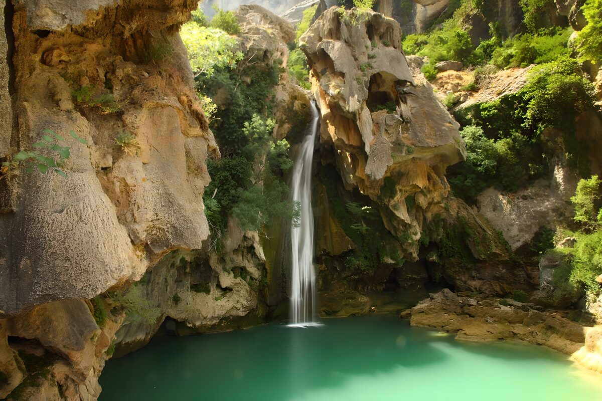 OCUK77125: Hidden Waterfall Oasis