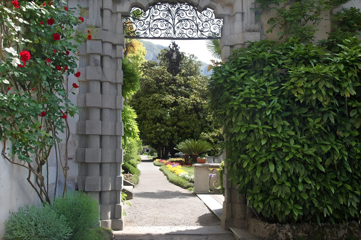 OCUK22884: Tranquil Garden Gateway