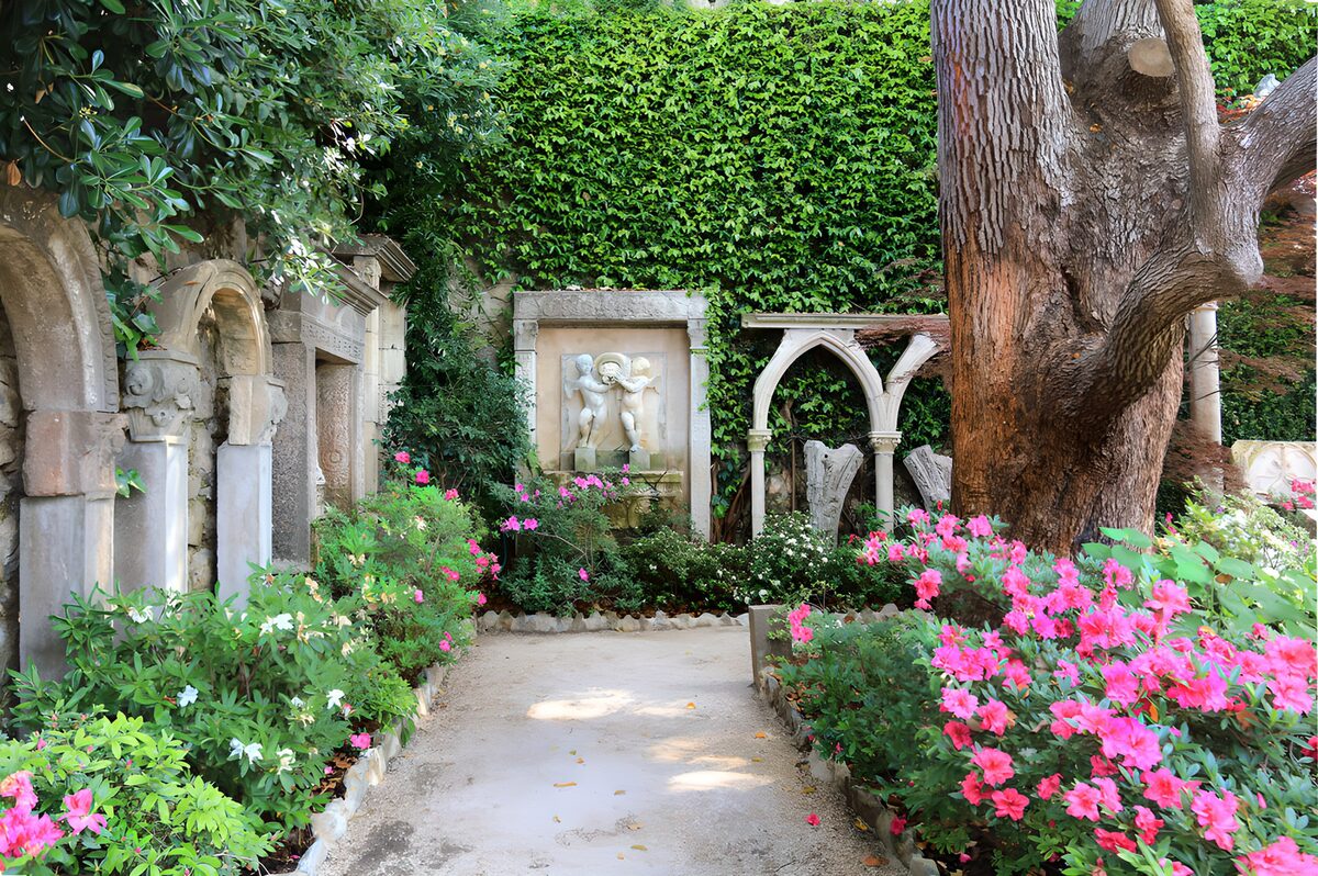 OCUK29504: Serene Garden Sanctuary