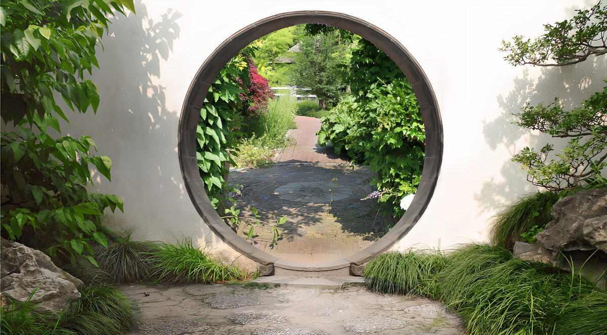 OCUK78582: Circular Gateway to Tranquil Gardens